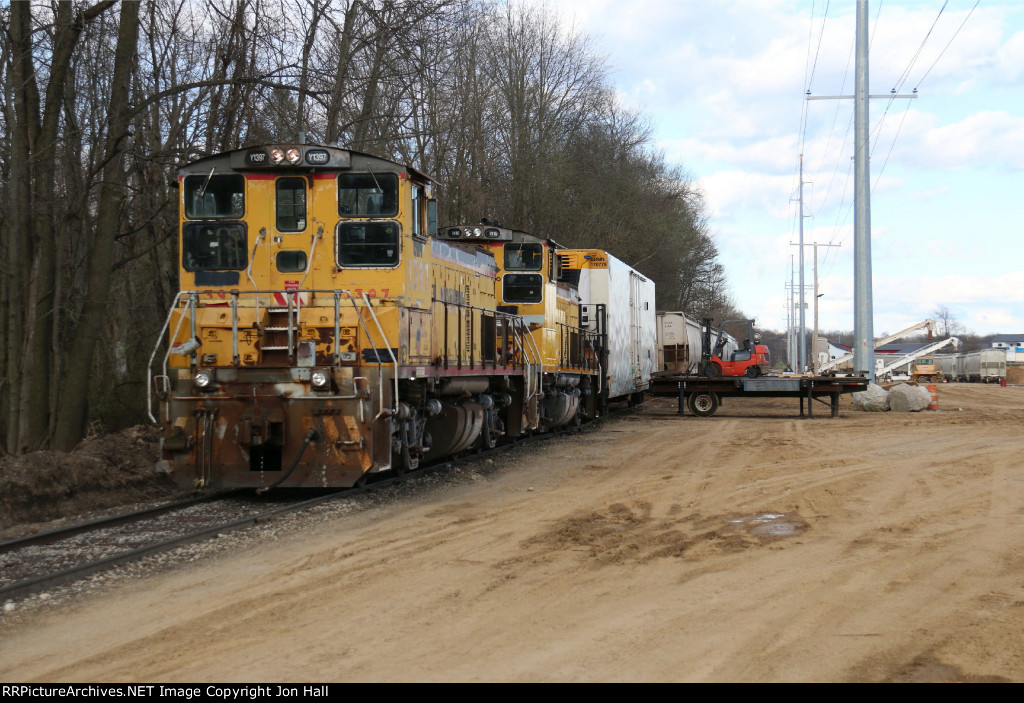 1397 & 1416 the on to the first reefer next to the ramp used for unloading it